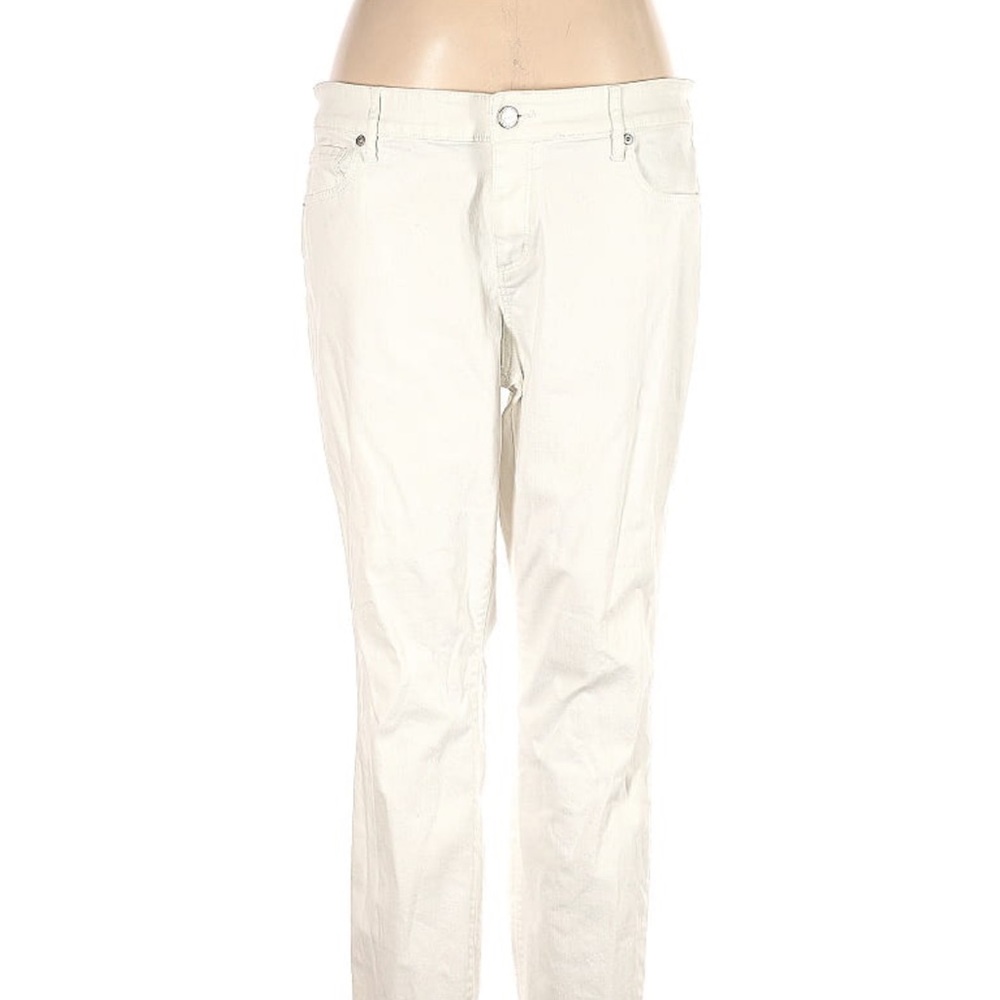 White boyfriend jeans